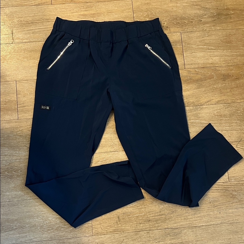 Koi scrub bottoms size L/tall